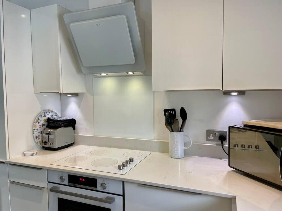 Modern 2 Bed Flat W Parking, Dog Friendly, Central Bournemouth Zewnętrze zdjęcie