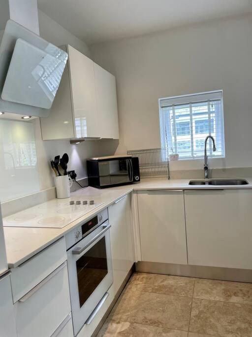 Modern 2 Bed Flat W Parking, Dog Friendly, Central Bournemouth Zewnętrze zdjęcie