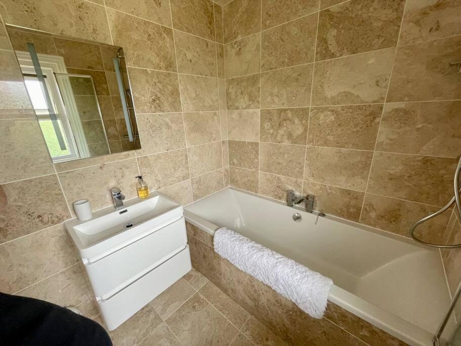 Modern 2 Bed Flat W Parking, Dog Friendly, Central Bournemouth Zewnętrze zdjęcie